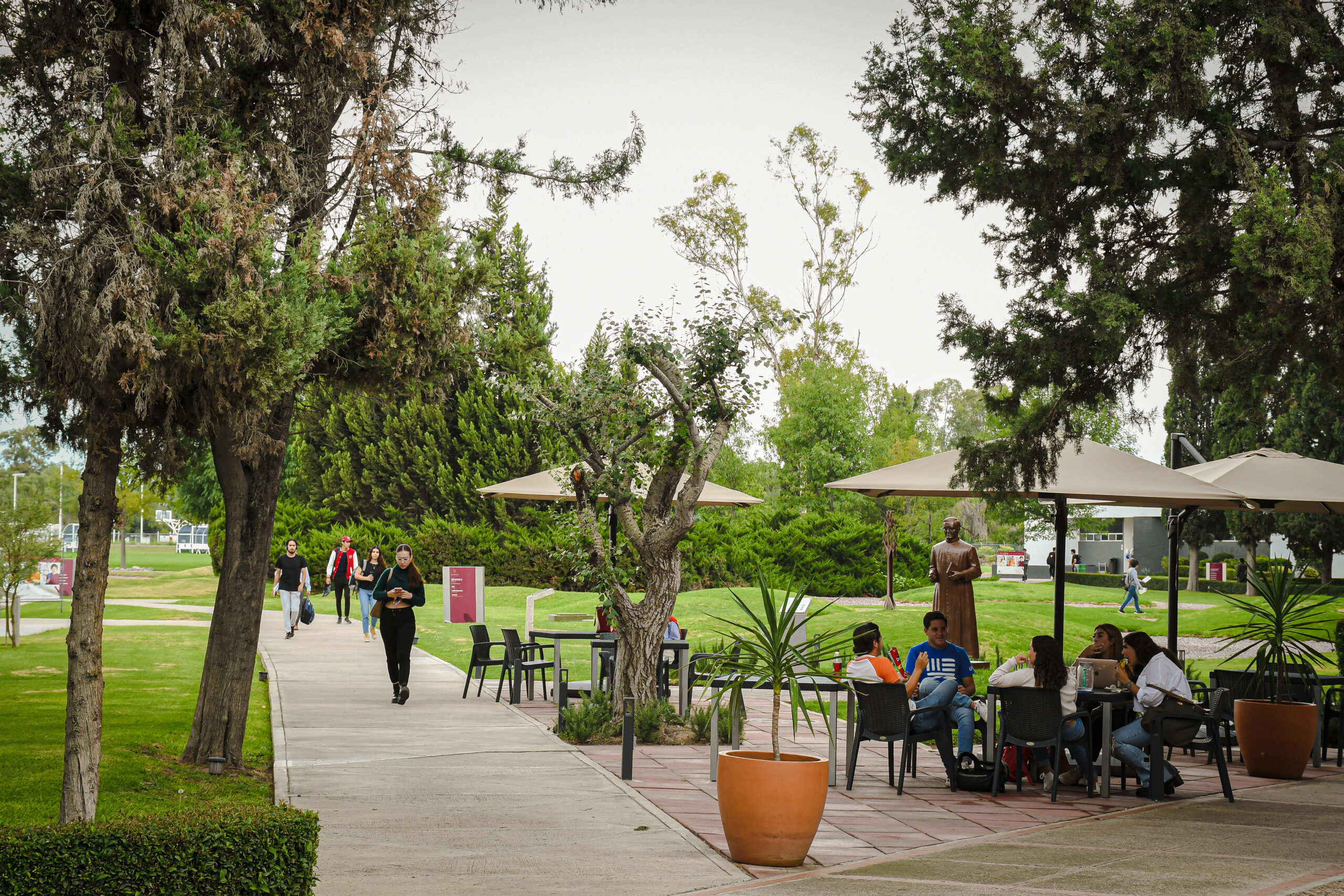 Aguascalientes Campus path